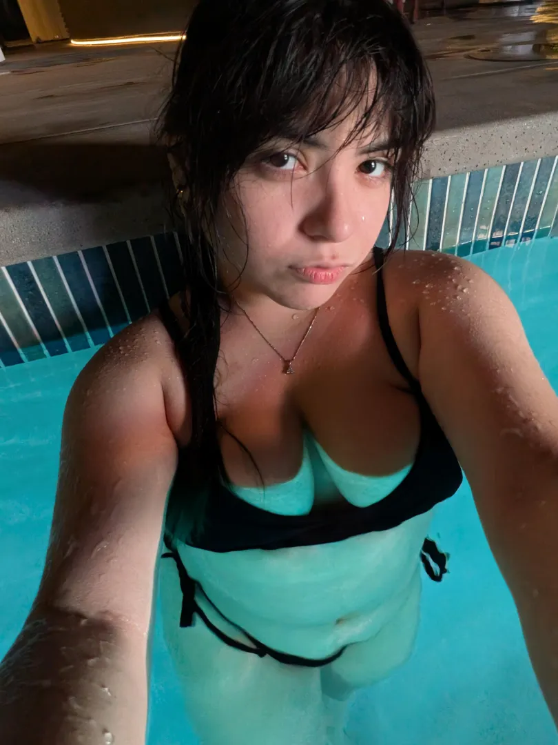 Basic swimsuit posted by Luno_Junkie