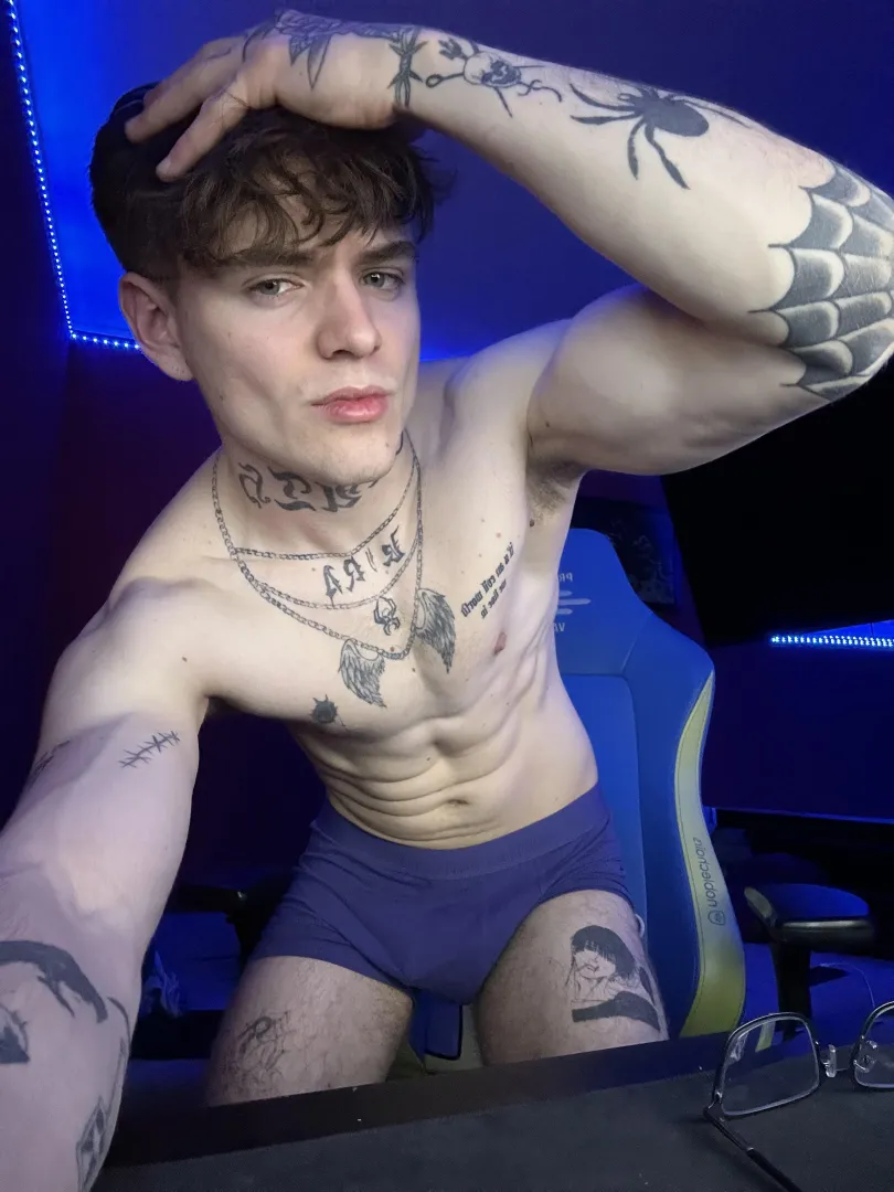 be a good boy and suck me off posted by imraezify