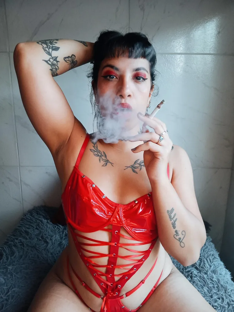 Be careful… because when you get too close, it might already be too late to escape. If you think this photo is dangerous… wait until you see what I filmed right after posted by BrilliantGullible748