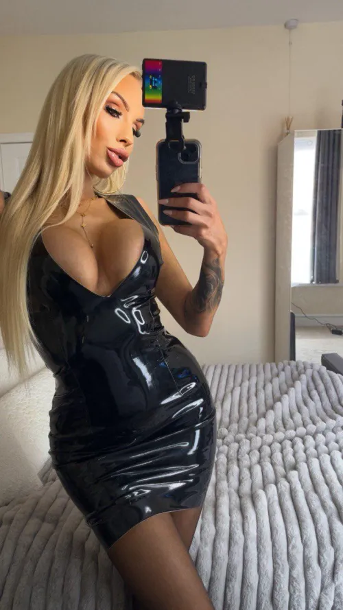 Be careful, my shiny dress might blind you by DefiantMisfit