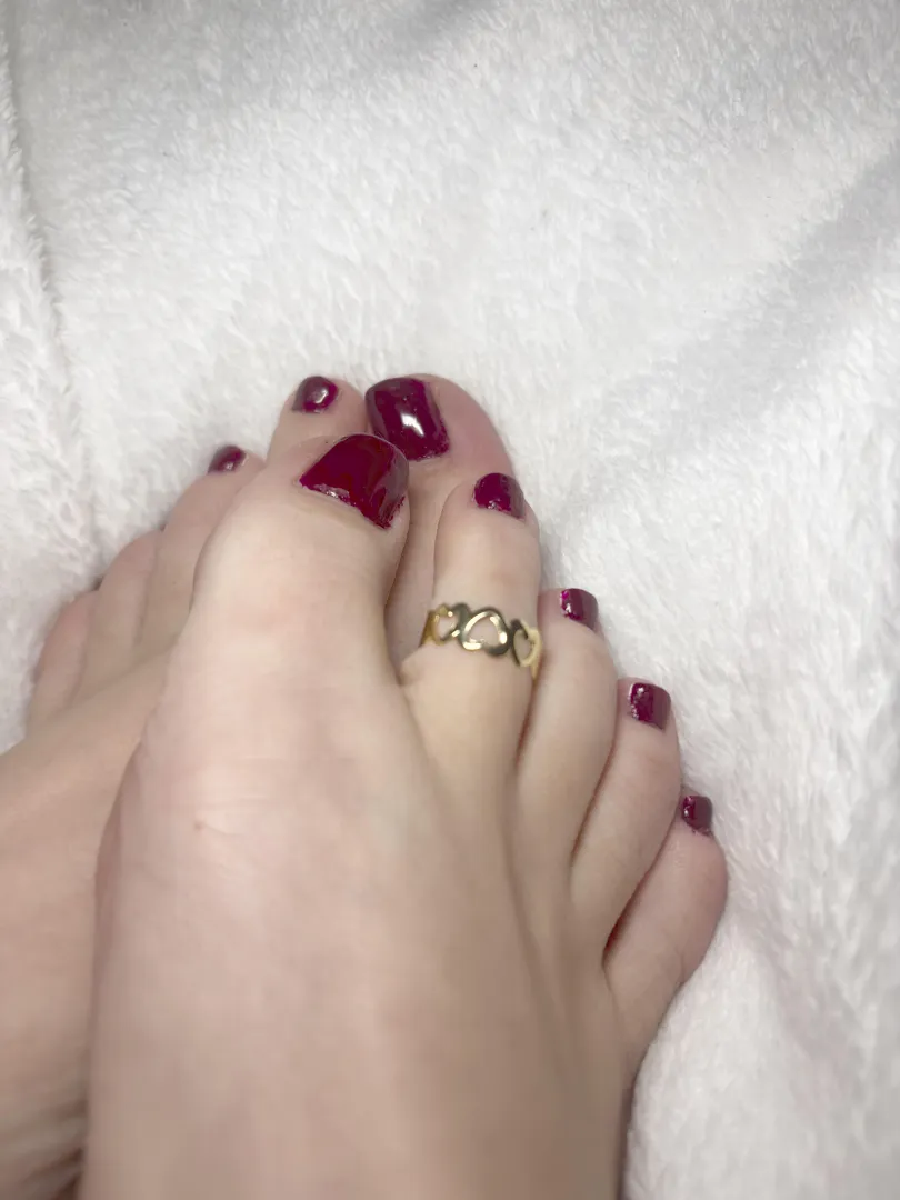 Be honest… do red feet look better up close? posted by Mushmoon_xx