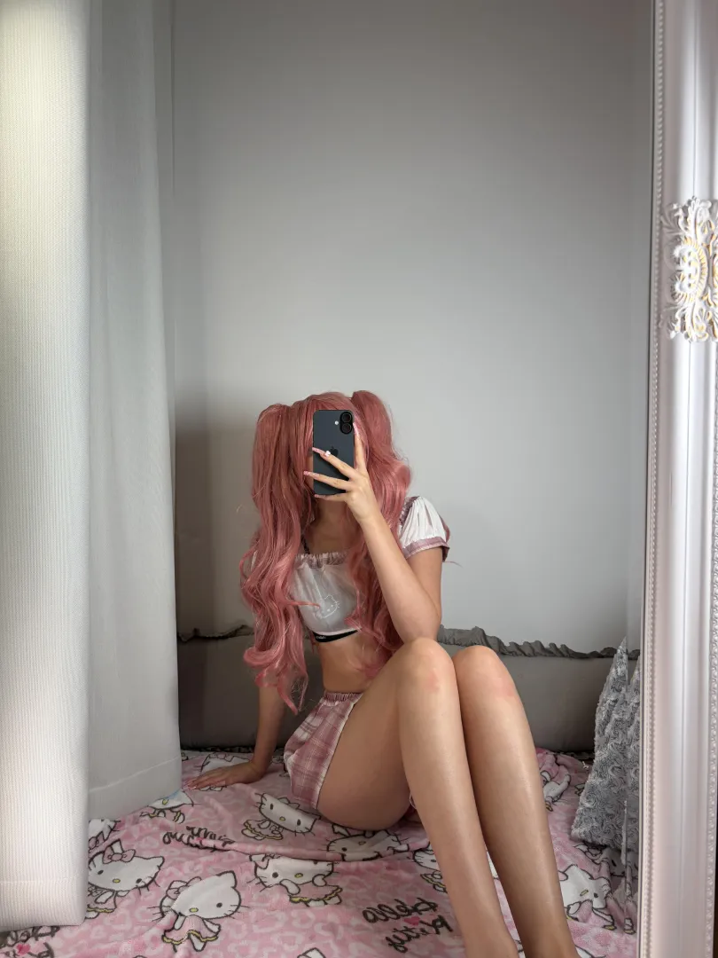 Be honest, if you're loser, arrow up say 'me' and get cruel task in your DM  posted by PinkDolxo