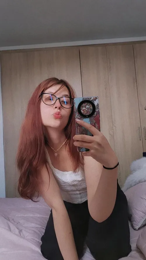 Be honest, me or your girlfriend? by Venuss_08