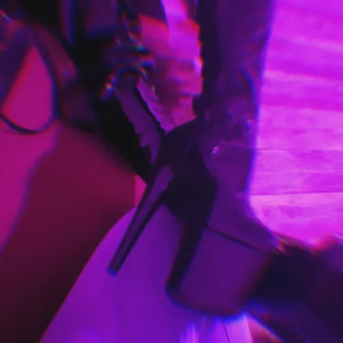 Be my toilet.... by IsidaKarra