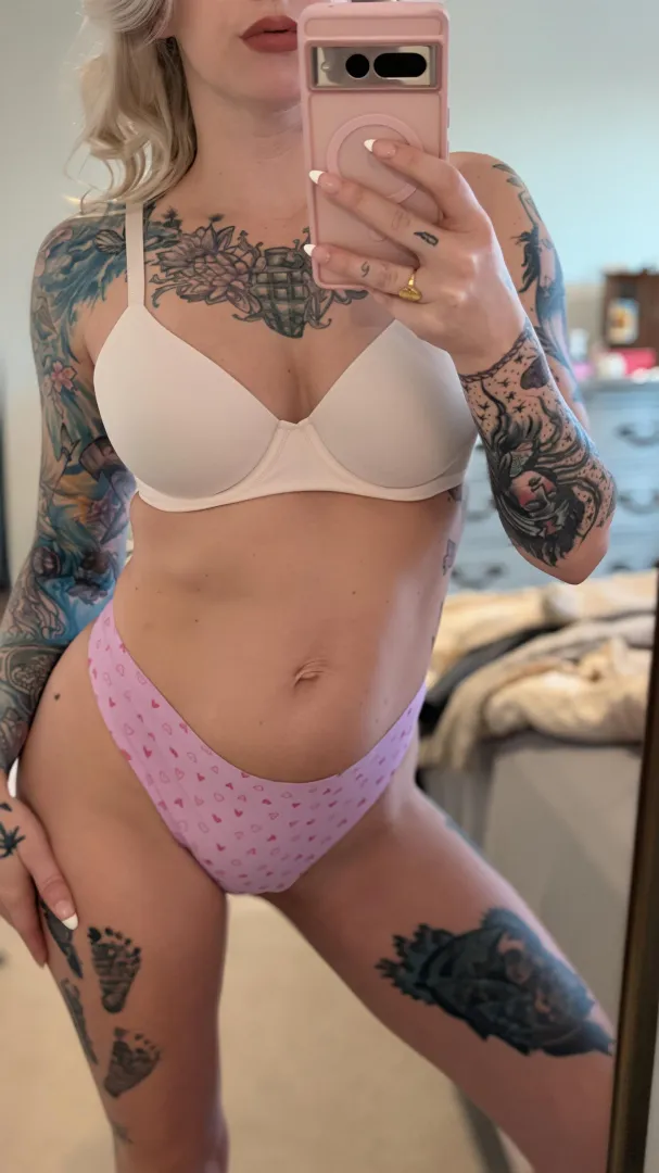 be my Valentine and buy me something nice posted by GenniveveX