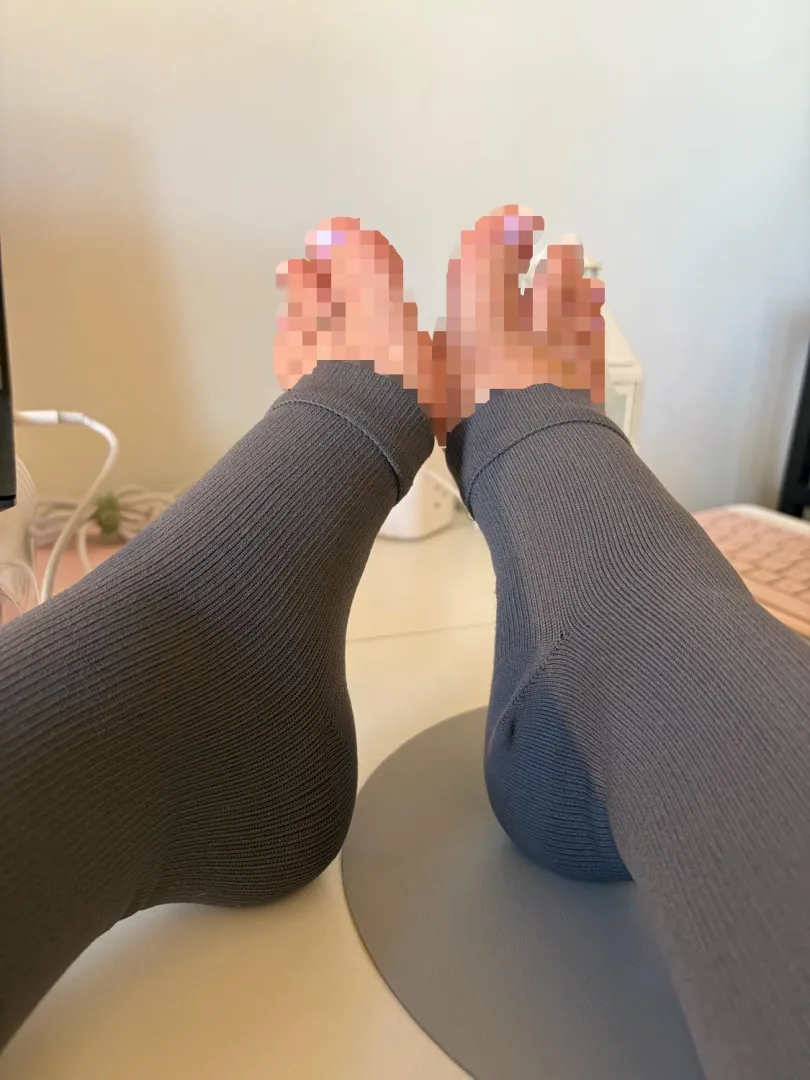 Be so honest, do my exposed pixel toes trigger you, beta? posted by Aurora_Goddess333