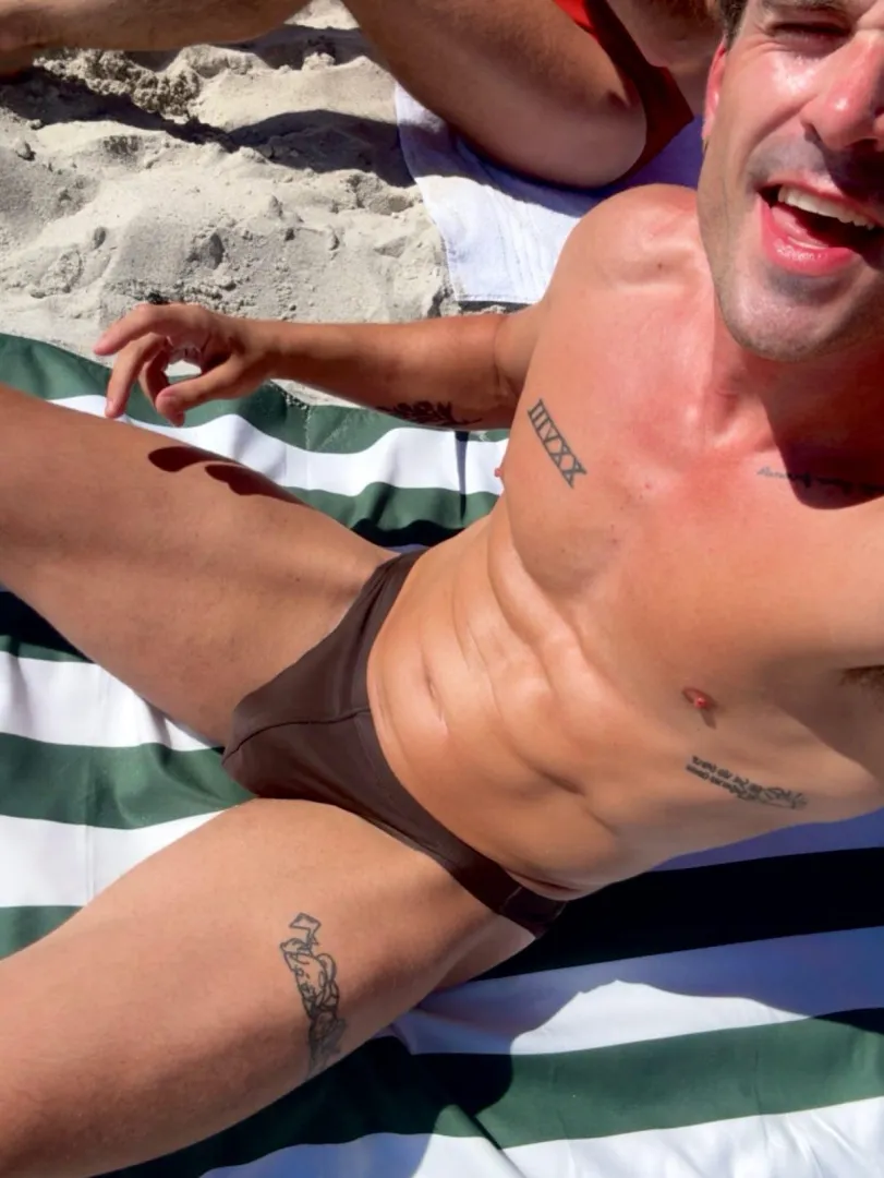 beach day @omgewwdavid posted by nopenotmereally