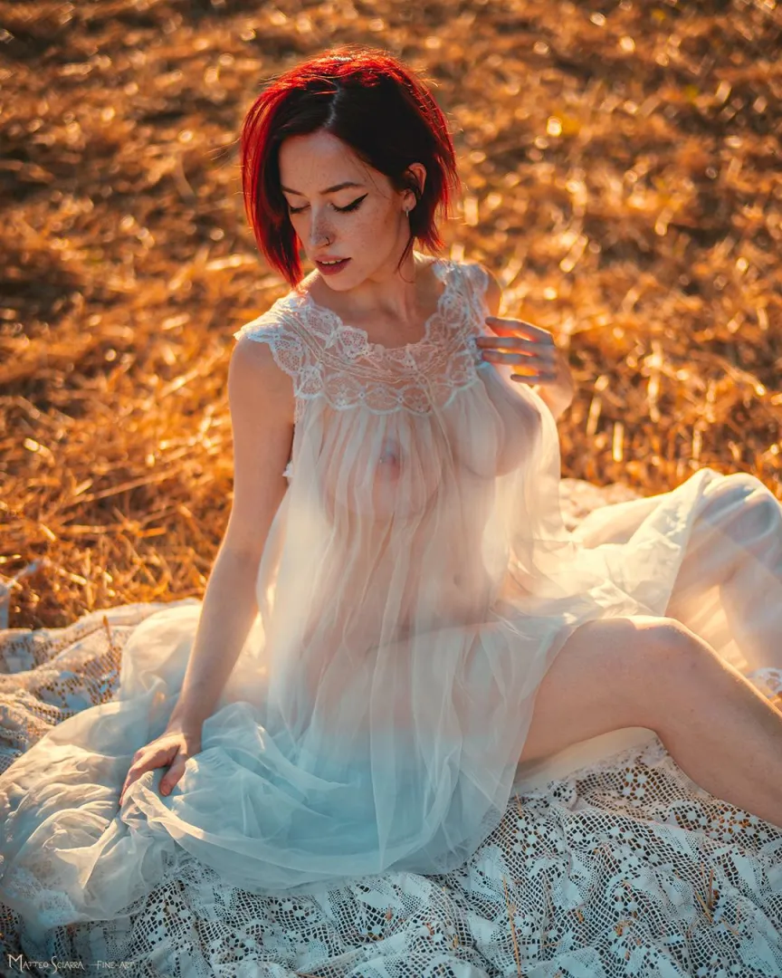 Beatrice by Me (Matteo Sciarra) Sony a7 IV - Voigtlander Nokton SE 50mm @ 1.2 - natural light posted by Matteo_Sciarra