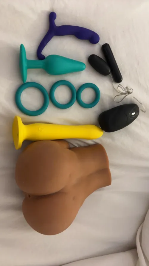 Been having fun with a few hot guys. Most are flaky on here but I’m here for two more days. Come share my toys with me and have fun! by QuirkyCable6341