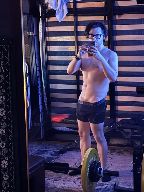 Been lifting while playing Expedition 33 and damn it’s lowkey working p well. [Return our 3P Tools/Apps] by RevacholianLibertine