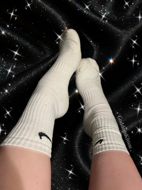 Been walking around in these allllll day [F] by sexykitten421