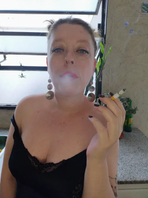 Behind the smoke, the favorite lipstick by LanaSweetb