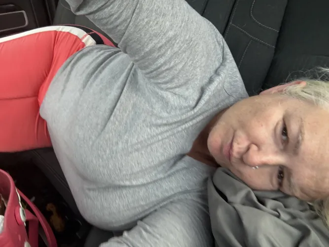 Being a back seat princess traveling thru North Carolina by limited88c