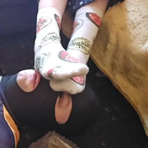 Being a footstool for my Goddess posted by RealGoddessworship97