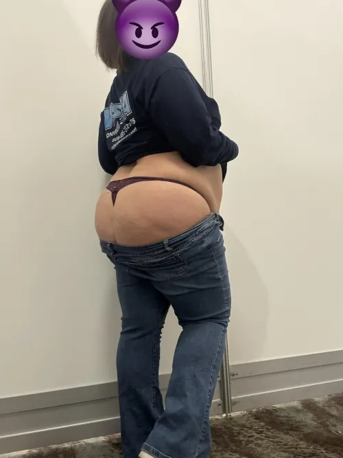 Being naughty onsite by Emeraldjewelz5