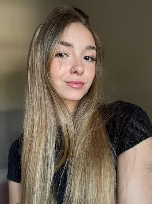 Being simple is beautiful [F] by ArcaneLadies