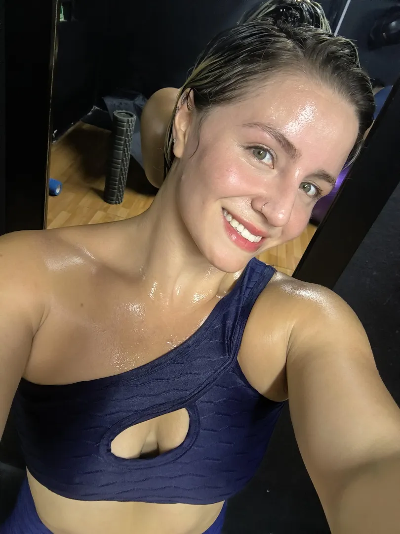 Being the spectacle of my gym posted by Barbiefit111