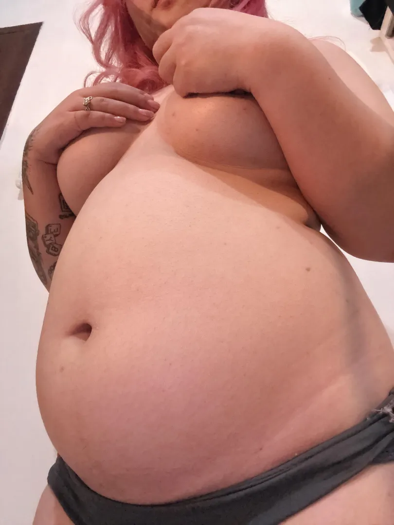 Belly inflation is art, therefore I’m an artist posted by crazycatgothlady