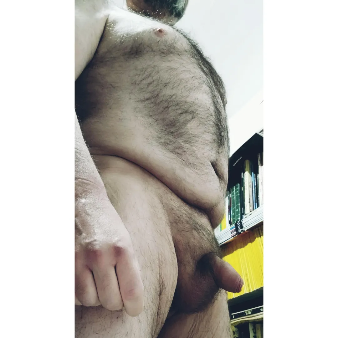 Bellyeve [49] posted by smithsomniac