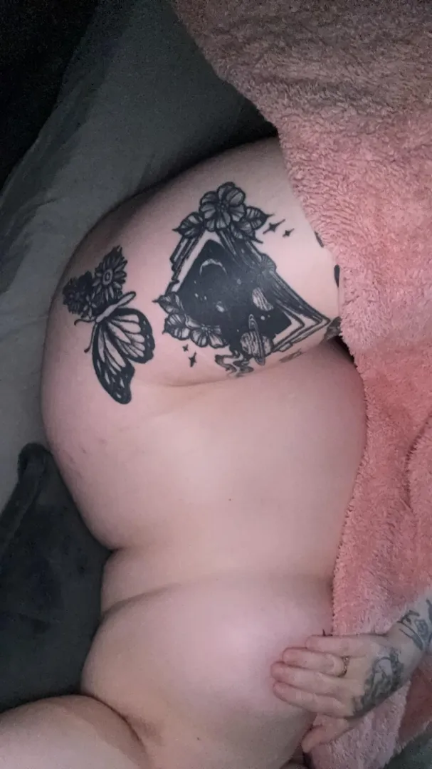 Belly’s really growing now posted by sshortcake2222