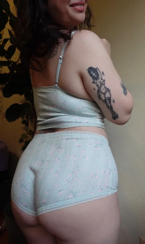 Bend me over by BigSlutTinyToes