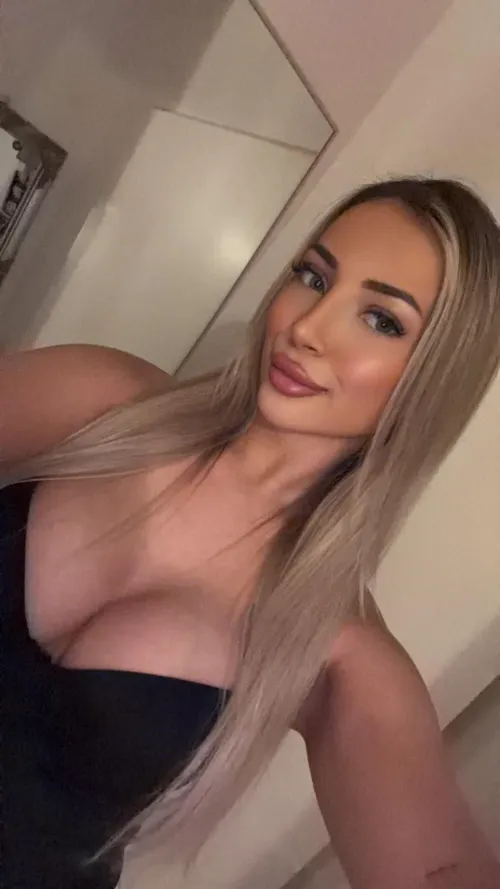 Beschreib mich in 2 Wörtern by badd_blondiee