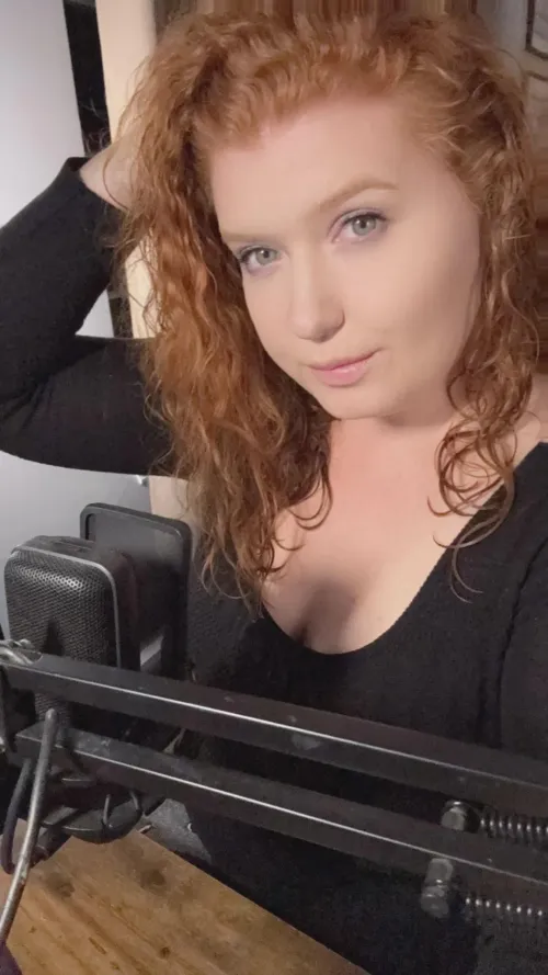 Best comment wins my attention. by daphyduck91