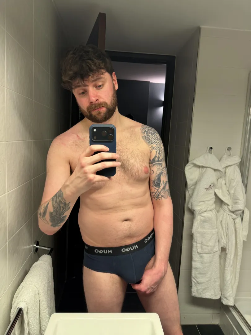 Best thing about travelling for work is the hotel lighting posted by CyngBrigante