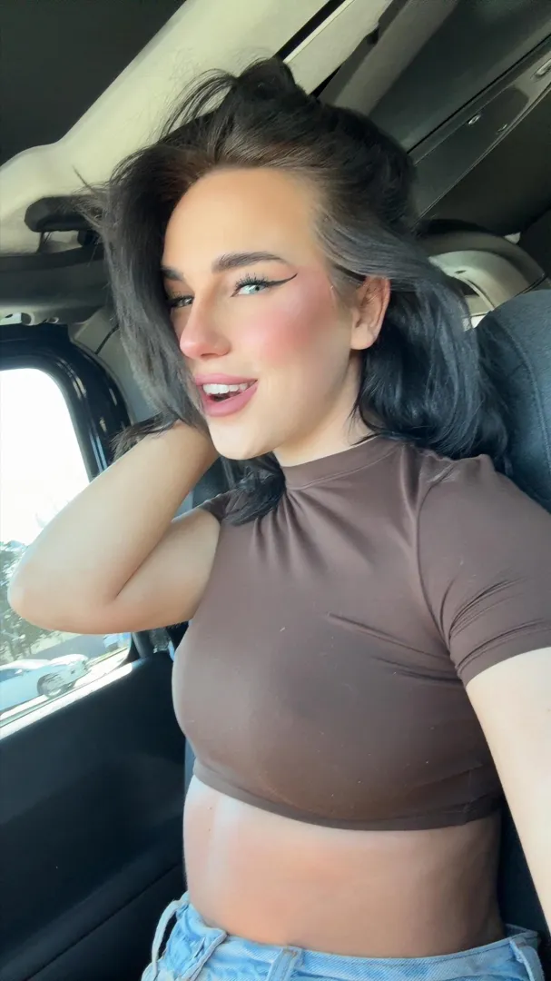 Bet we’d have fun ;) posted by emerymonroee