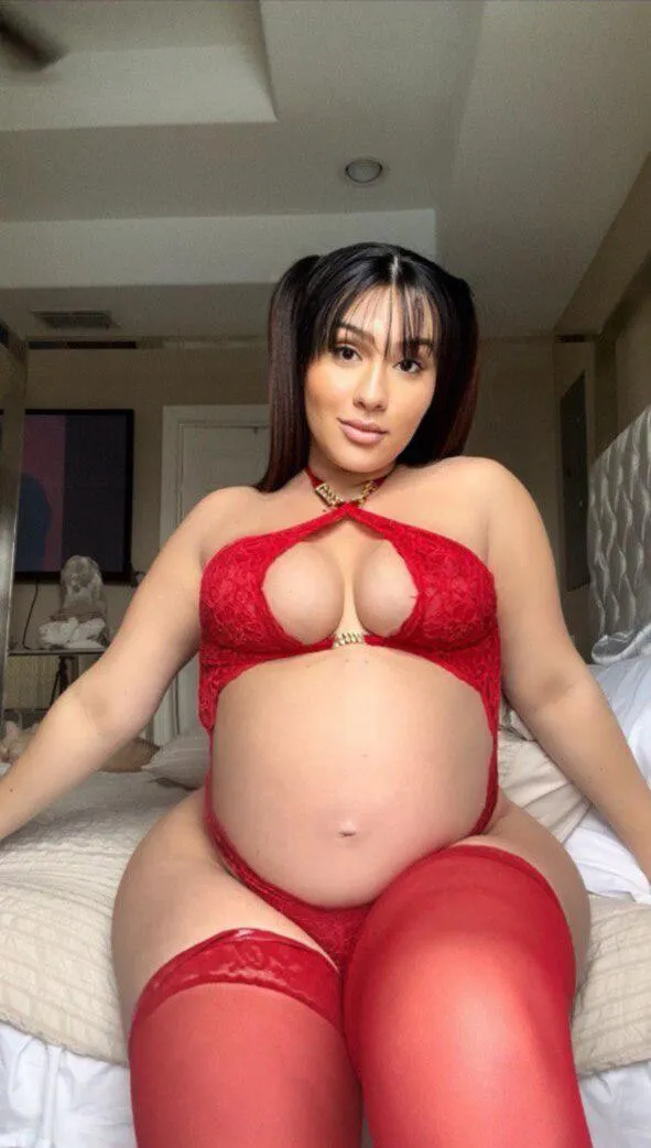 Bet you can’t handle how wet this pregnant slut gets posted by Hungry_Platypus_5325