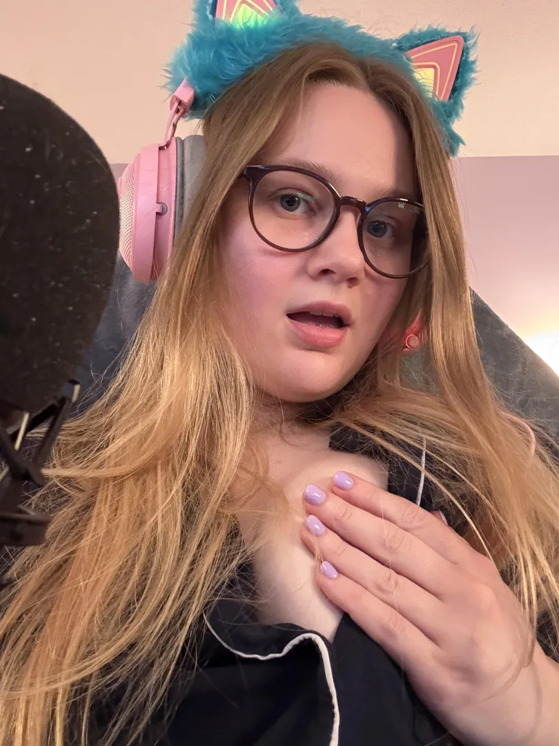 Bet you didn't even notice the kitty ears posted by woohoowithdaisie