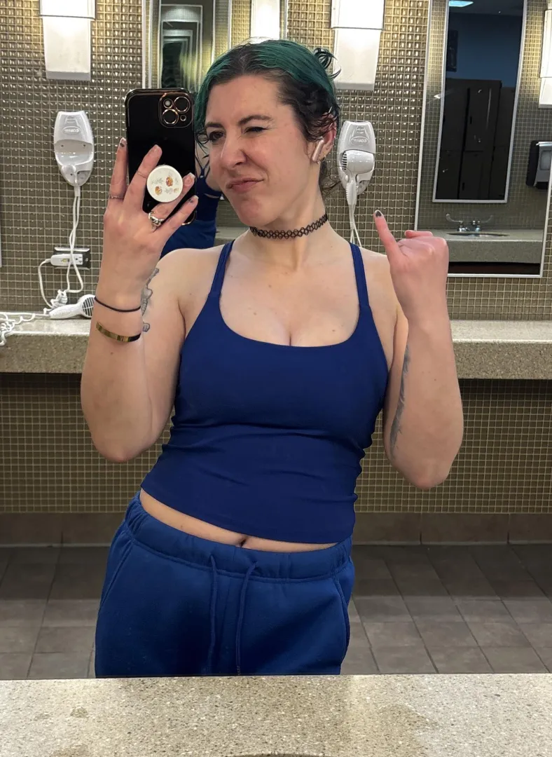 Bet you're still a virgin with a size like that posted by sirenskiss3