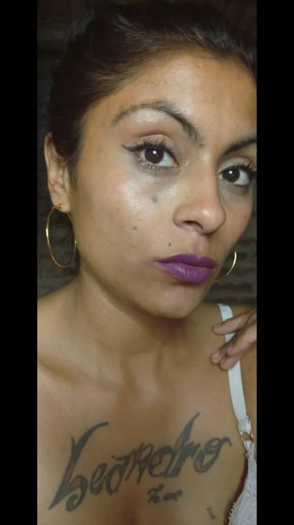 between lips and glances, things happen [oc] posted by amberbrunettesexy