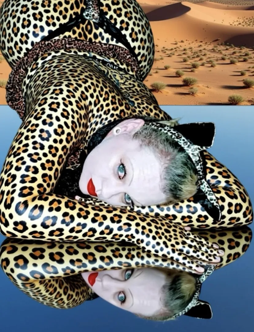 Bi older MILF with the pretty eyes? [Return Our 3P Tools/Apps] posted by milkandcakez