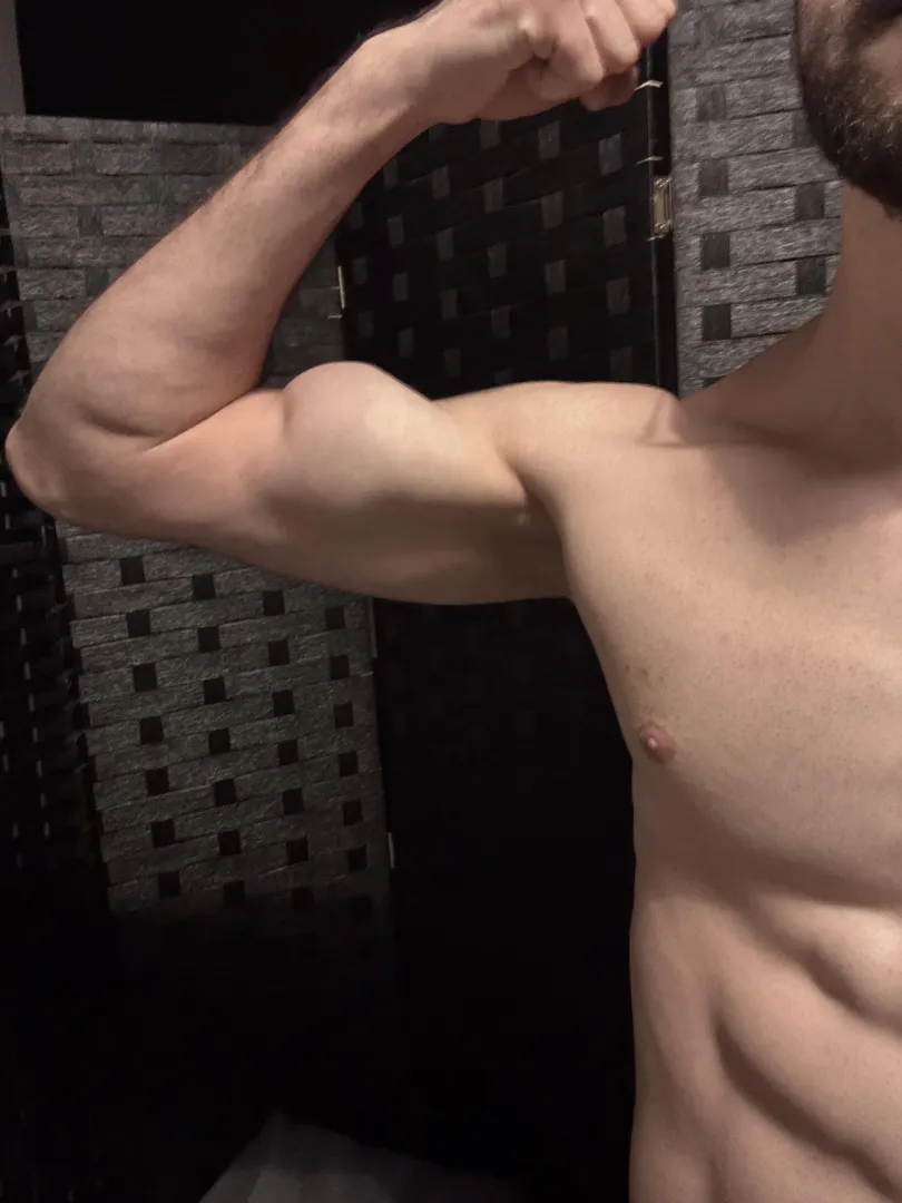 Bicep Peak posted by Mor_Otters