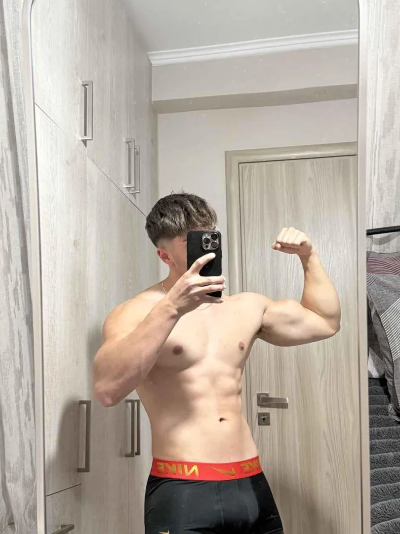 Biceps check posted by HornyKrakenOverdrive