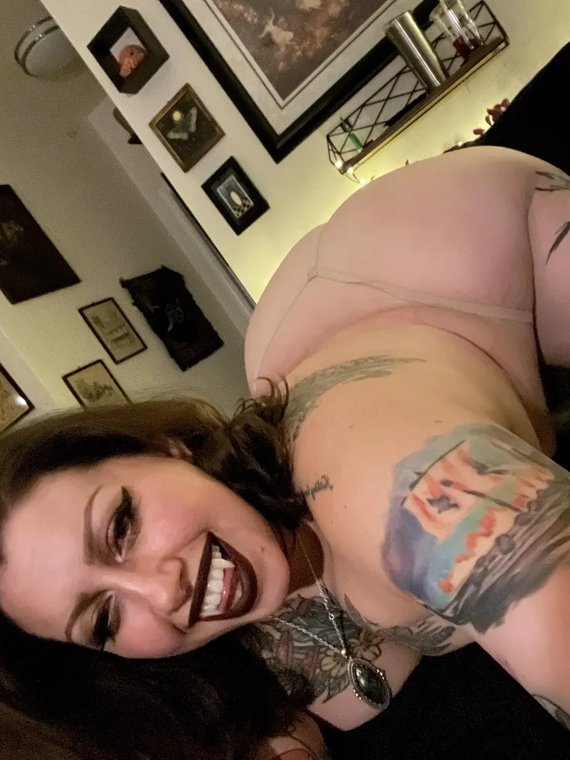 Big booty vamp posted by SlyVampyre