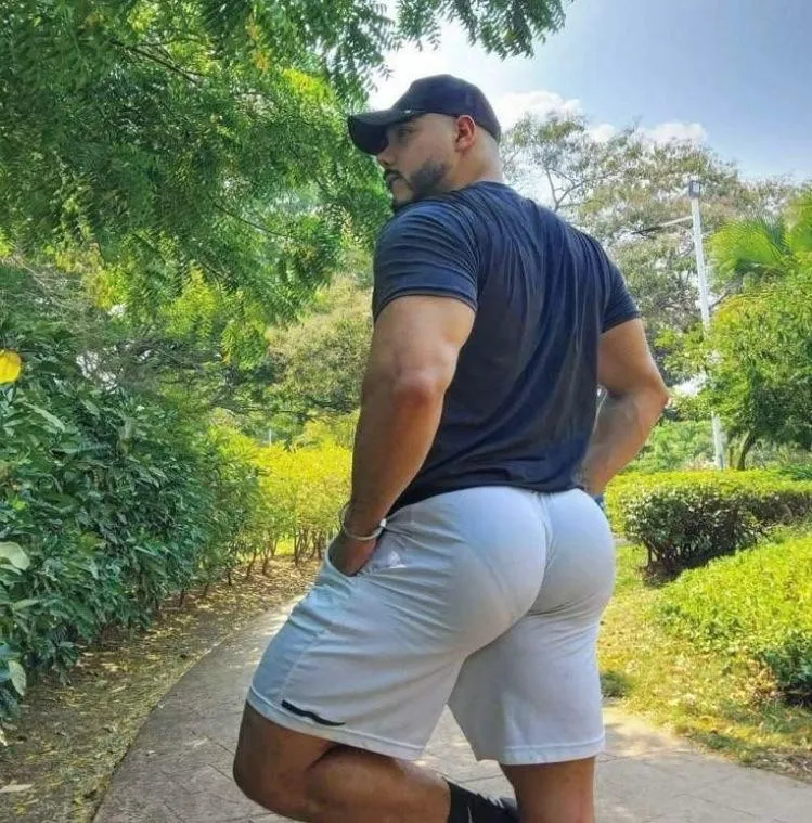 Big dude wanting to be used posted by Extra_Mammoth6741