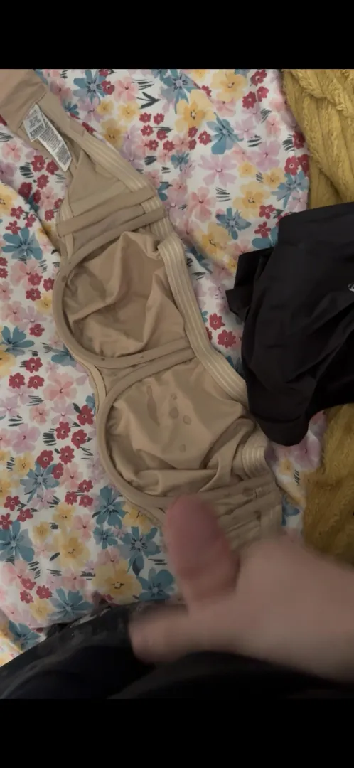 Big G cup bra posted by Fabulous_Victory_188