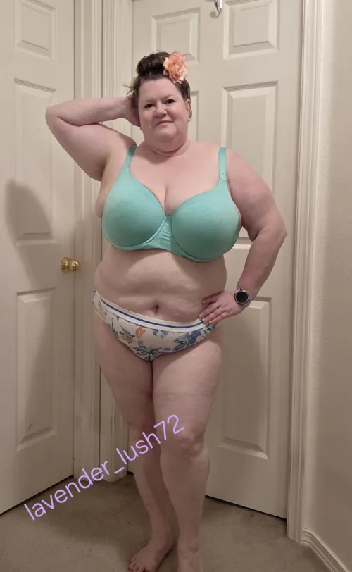 Big girls are fun  by Lavender_Lush72