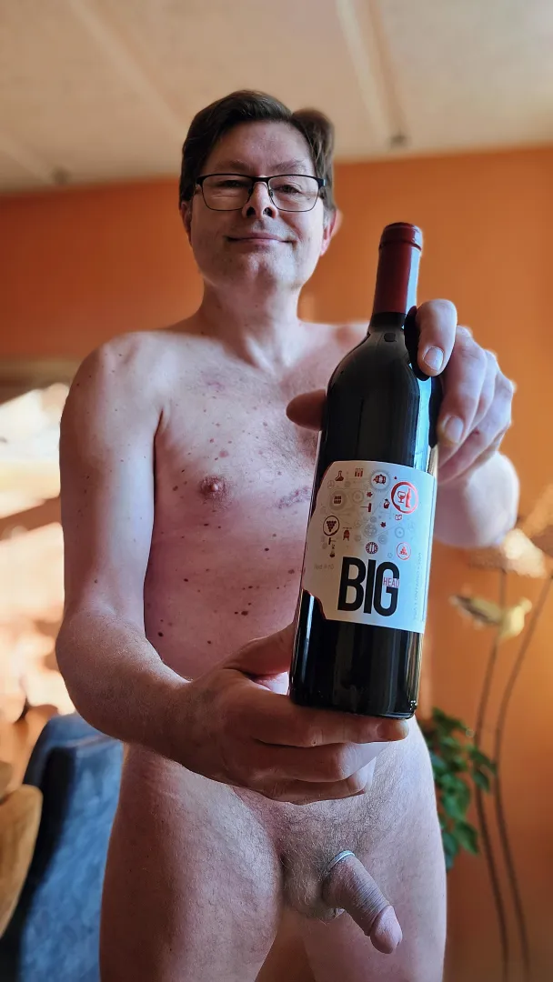 Big head red posted by naturistholland1970