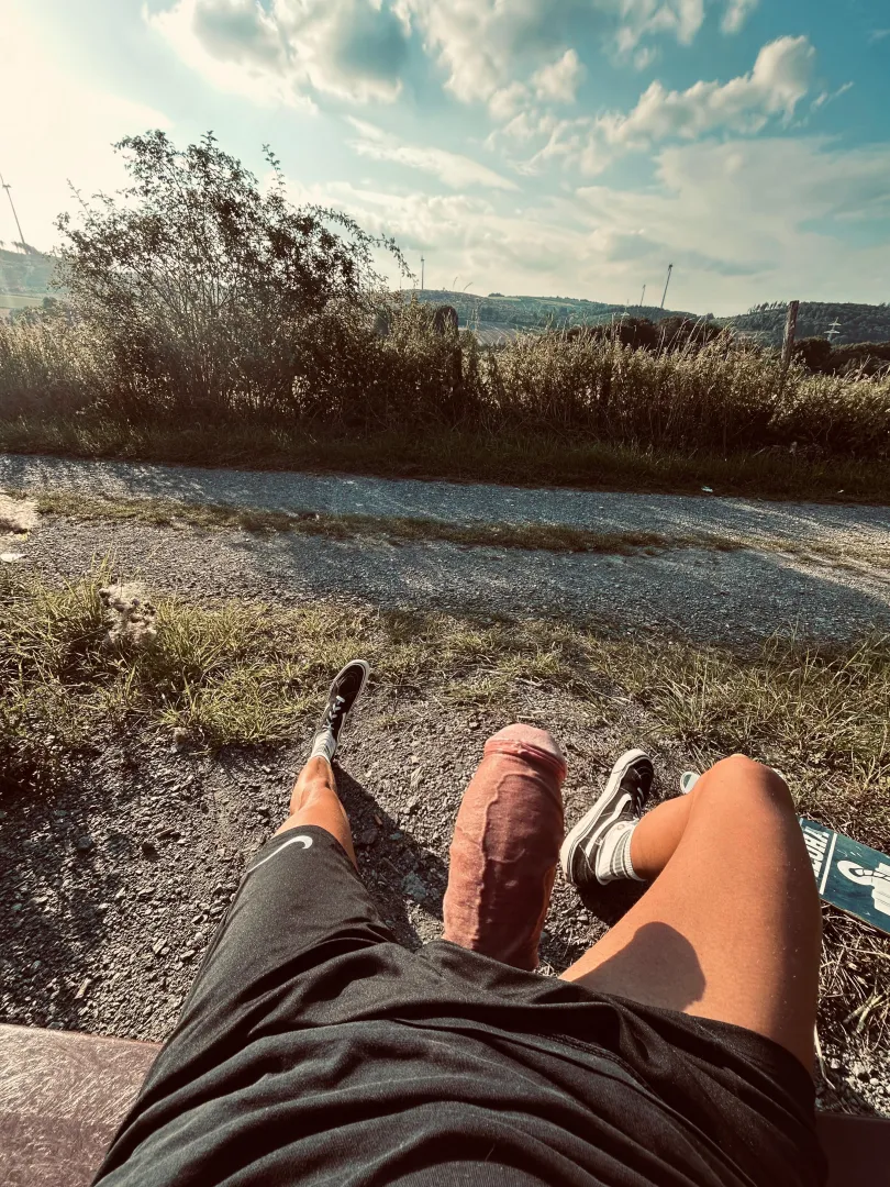 Big nature ☀️ posted by Too_Big_For_Rubbers