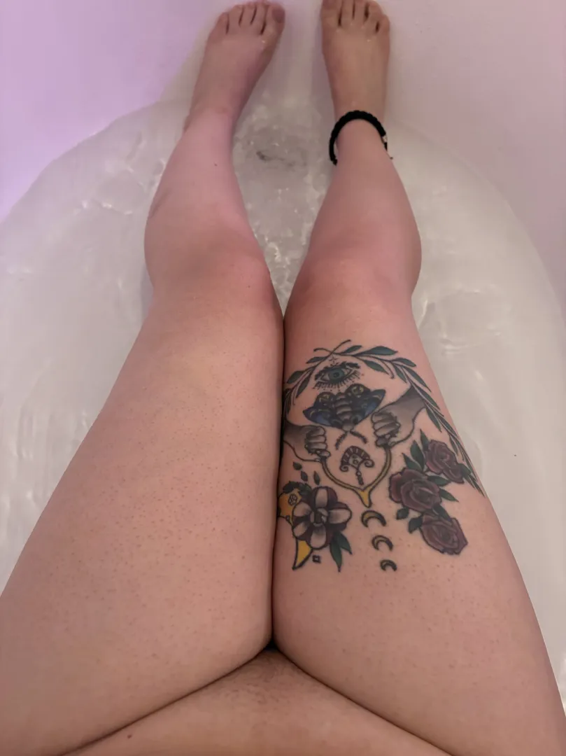 Big thighs and a nice hot bath ;) posted by Valthira