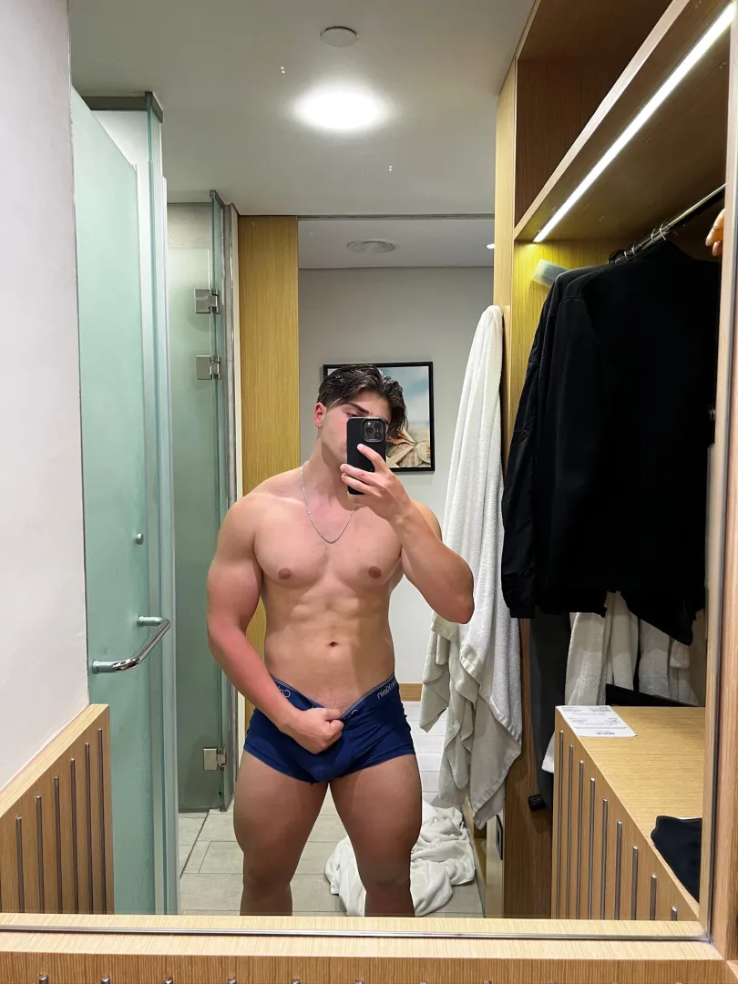 Big Thighs and more!! posted by HornyKrakenOverdrive