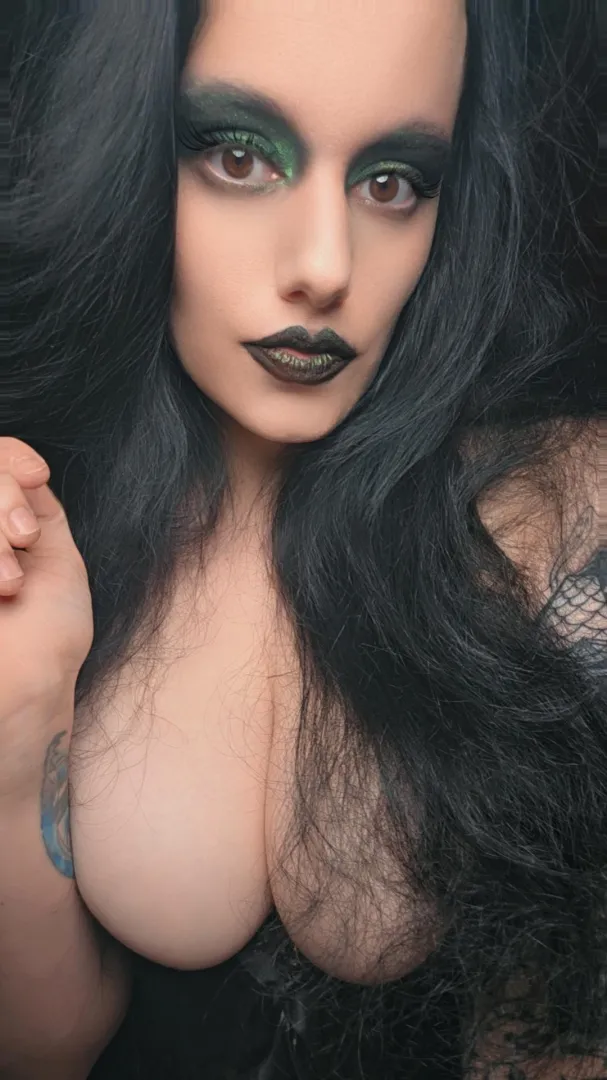 Big titty goth arched and waiting, grab them and fuck my cleavage raw posted by owlstring