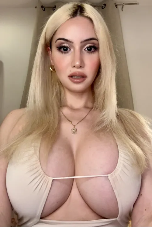 Bigger than my head btw… by libertyvalentine