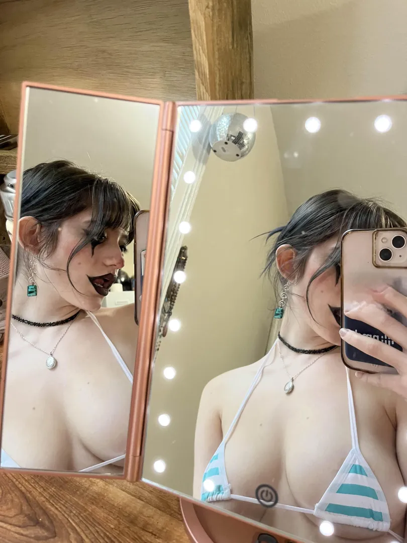 bikini circus posted by BellaRevealed