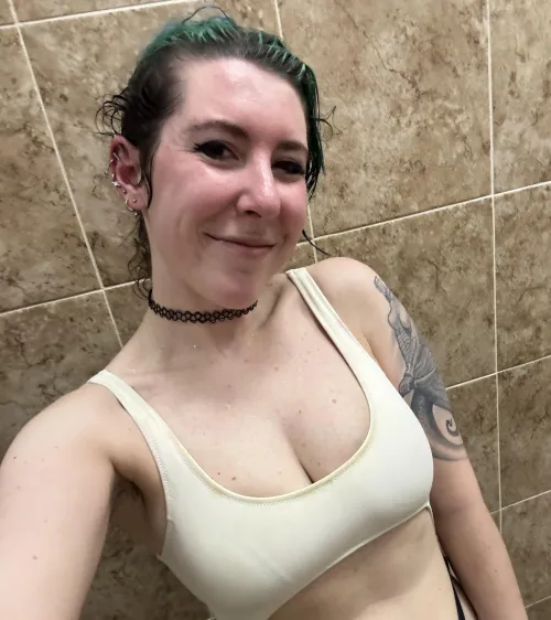 Bikini cleavage by sirenskiss3