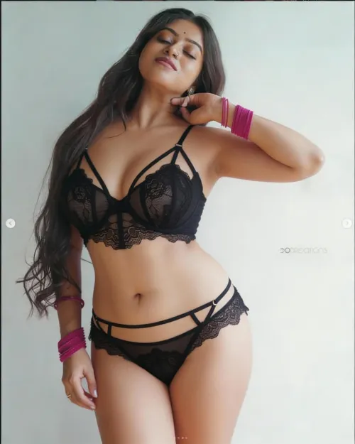 bipasha bold by Forward_Importance16