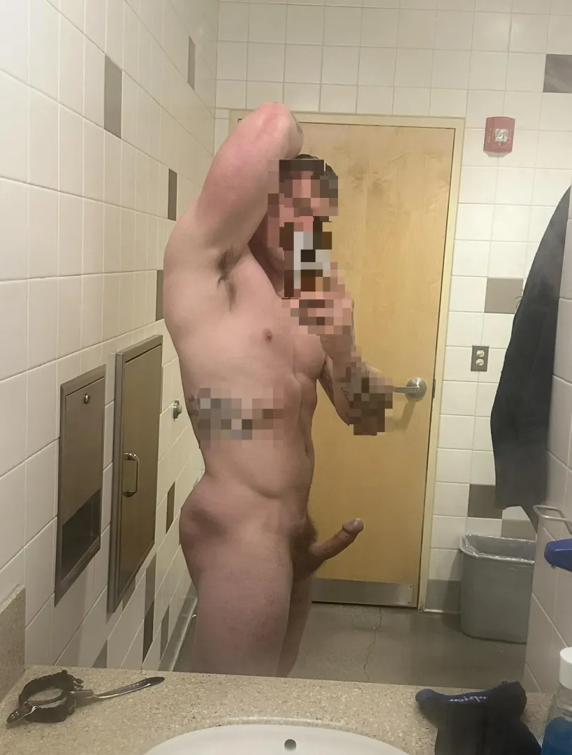 Bisexual Blue collar dad (38) posted by ButtPlugJ0hnny
